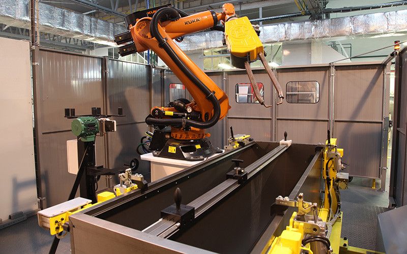 zgrzewanie, robot kuka, kuka, malow, producent mebli metalowych